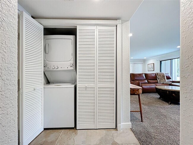 Building Photo - Fully Furnished 2BR/2BA Condo in the Heart...