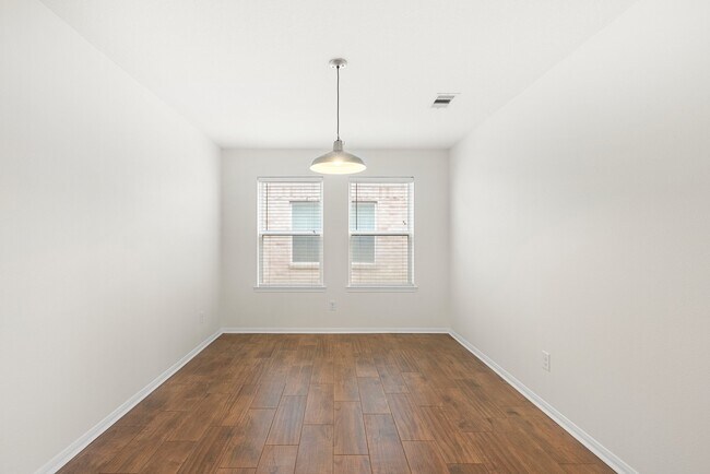 Building Photo - 4818 Fair Oak Dale Ln