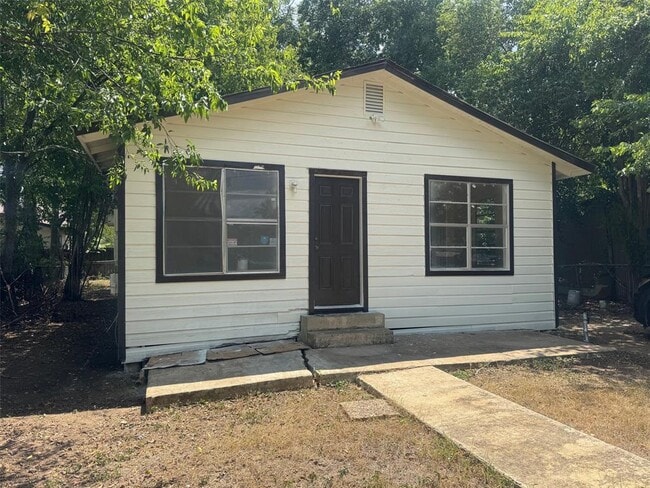 Primary Photo - 410 Railroad St