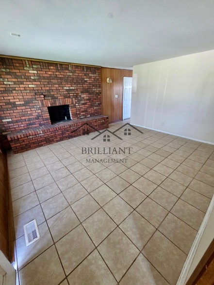 Building Photo - 7914 E 34th Pl
