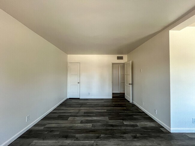 Building Photo - 3401 W 84th Pl