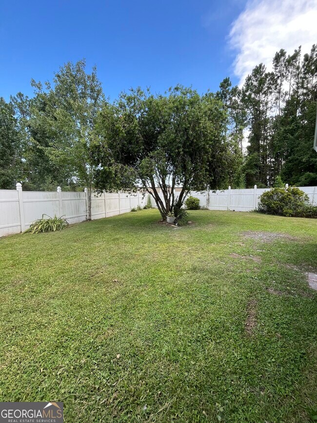 Building Photo - 206 Royal Palms Ave