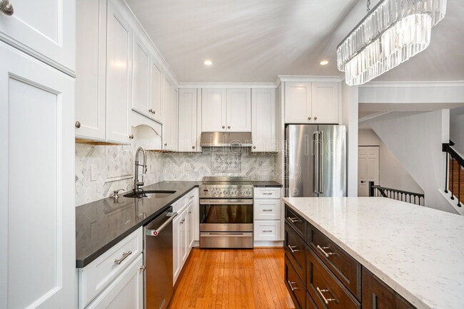 Building Photo - 6107 Summer Park Ln