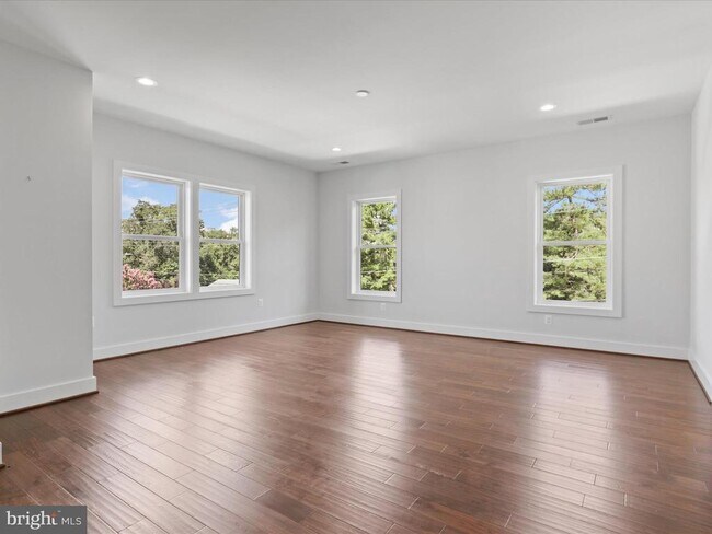 Building Photo - 1830 Cherri Dr