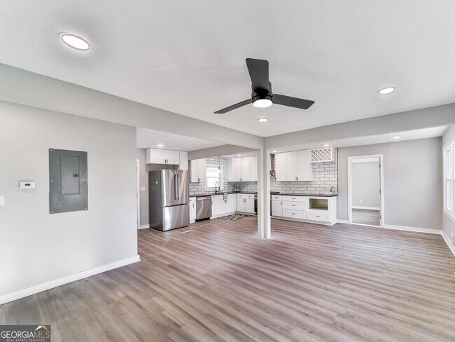 Building Photo - 5205 Silhouette Ln SW