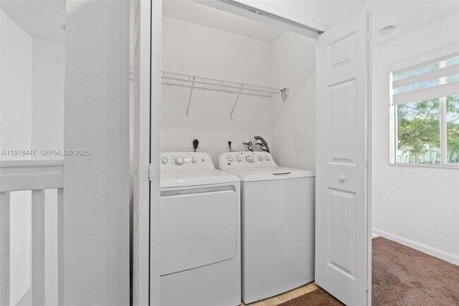 Building Photo - 1406 SE 26th Ct