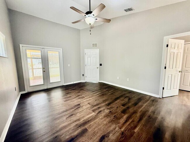 Building Photo - 6959 S Manhattan Ave