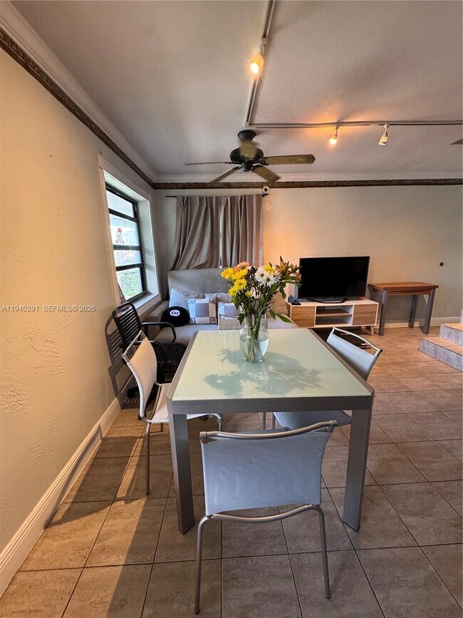 Building Photo - 230 Sunrise Dr