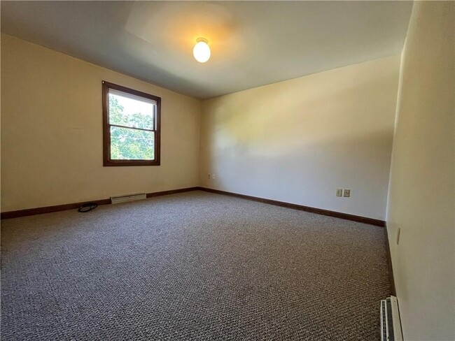 Building Photo - 60 N Cobble Hill Rd