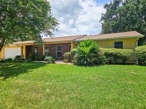 Building Photo - 1311 Glenview Ln