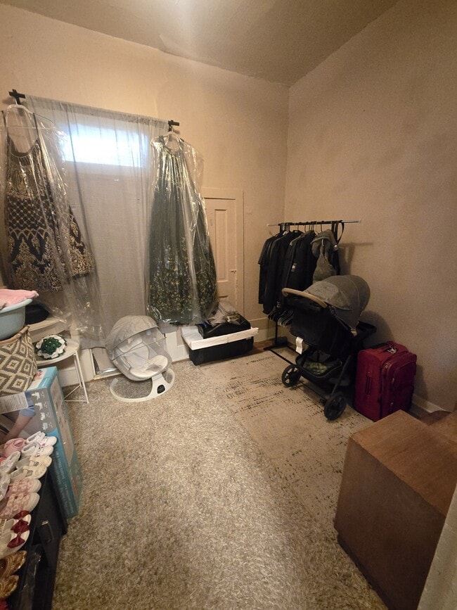 Building Photo - 205 Cheyenne Ave