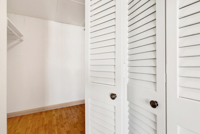 Building Photo - 3114 S Ocean Blvd