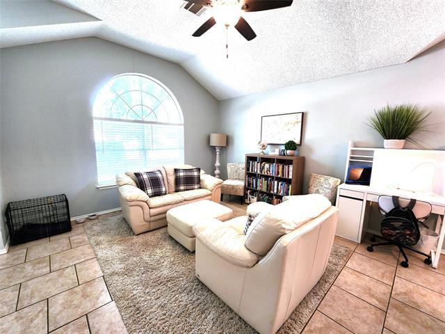 Building Photo - 1721 Ingleside Dr