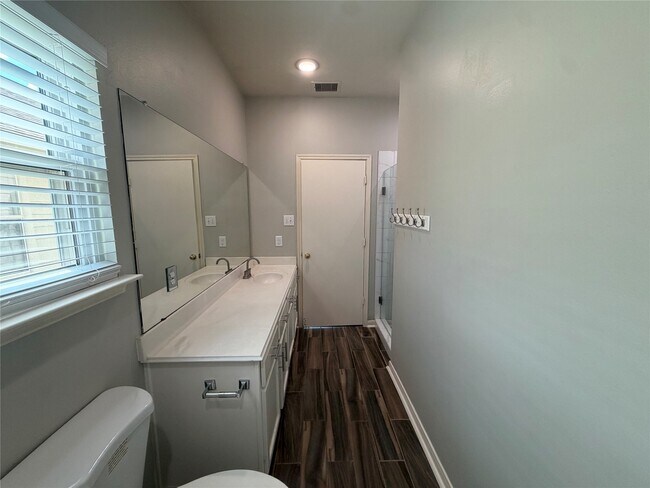 Building Photo - 4123 Knollwick Ct