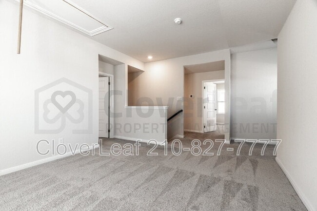 Building Photo - 9510 Fls Cyn Blvd
