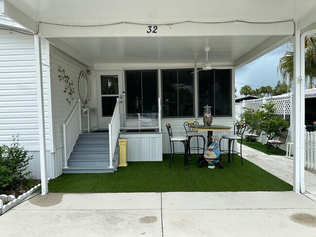 Building Photo - Spacious 3BR Single-Family Home Near Downtown Naples & Beaches