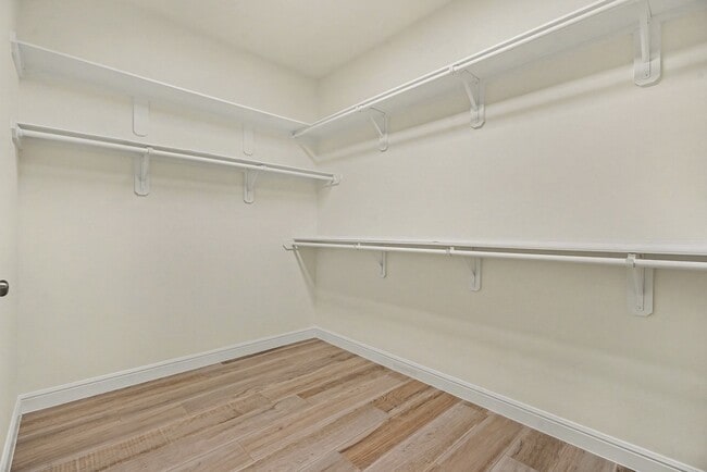 Building Photo - 3633 E Meadow Ln