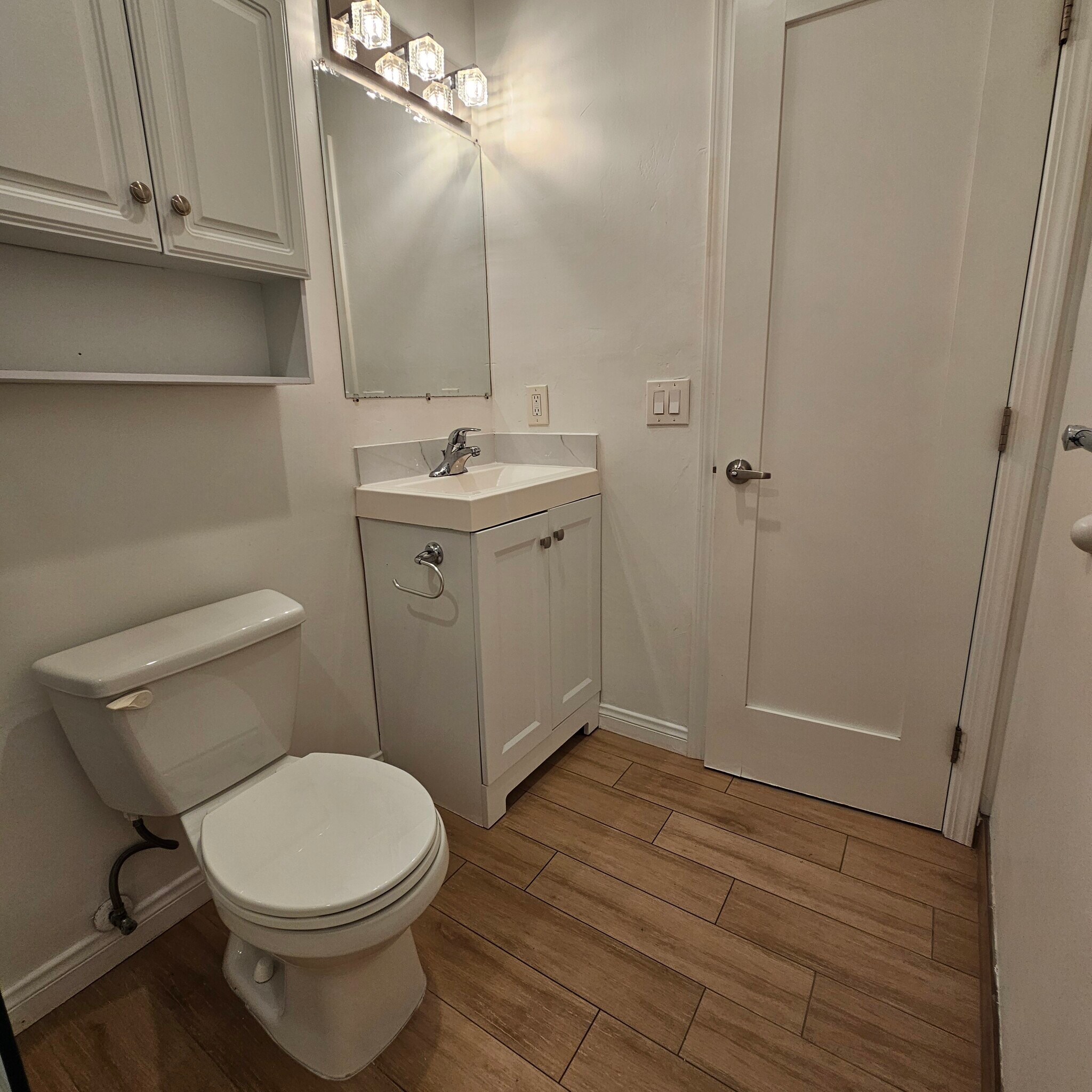 Building Photo - 1845 N Vulcan Ave