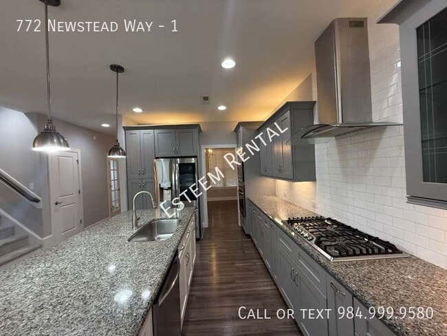 Building Photo - 772 Newstead Way