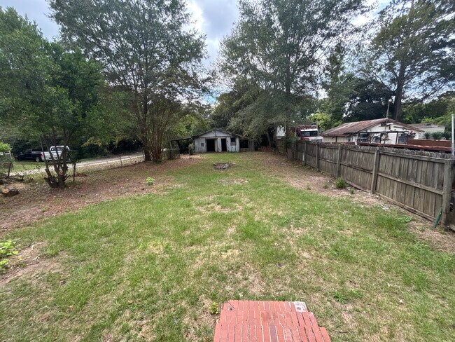 Building Photo - 3413 Millerfield Rd