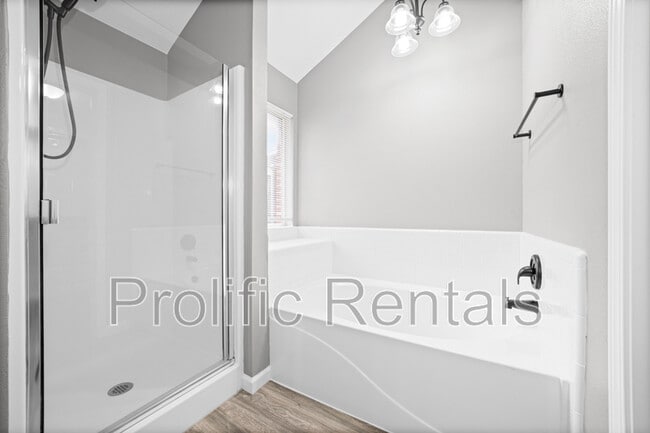 Building Photo - 4417 Briarwood Dr