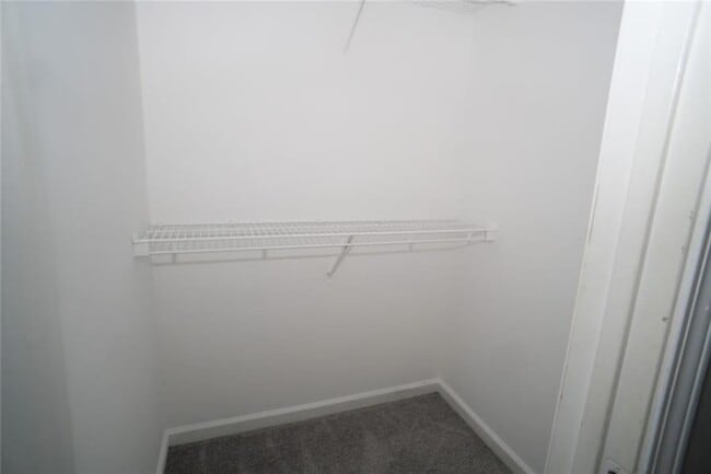 Building Photo - 52 Fieldstone Ct