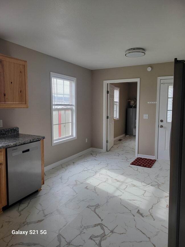 Building Photo - 251 Myrtle Ave