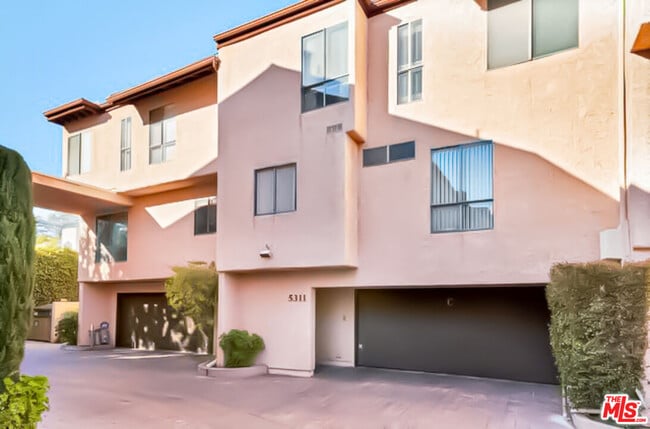 Building Photo - 5311 Coldwater Canyon Ave