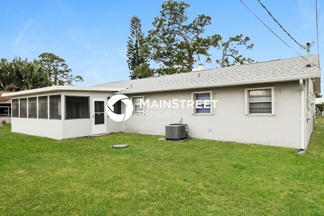 Building Photo - 3 Bedroom Pet-Friendly Home in Port St. Lucie, FL with Main Street Renewal