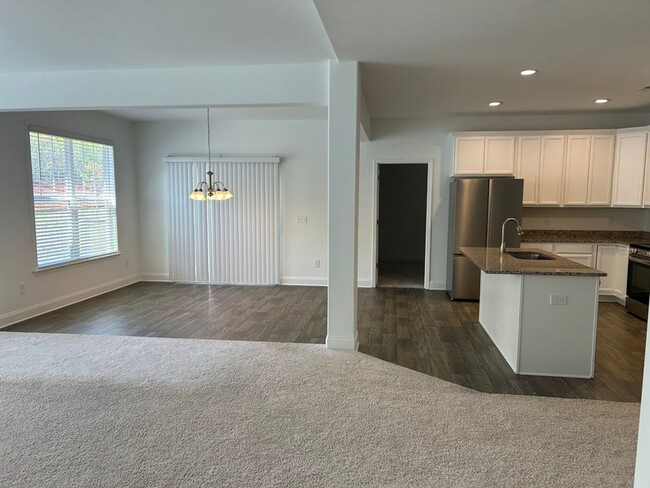 Building Photo - 241 Abelia Mdws Dr