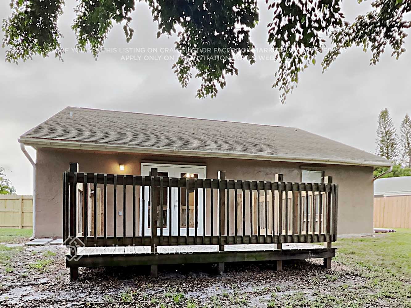 Building Photo - 10884 Grandview Ct