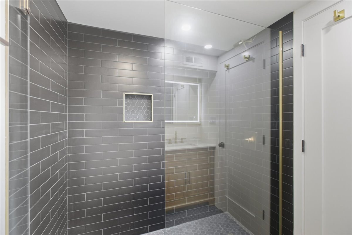 Building Photo - 4636 N Hamilton Ave