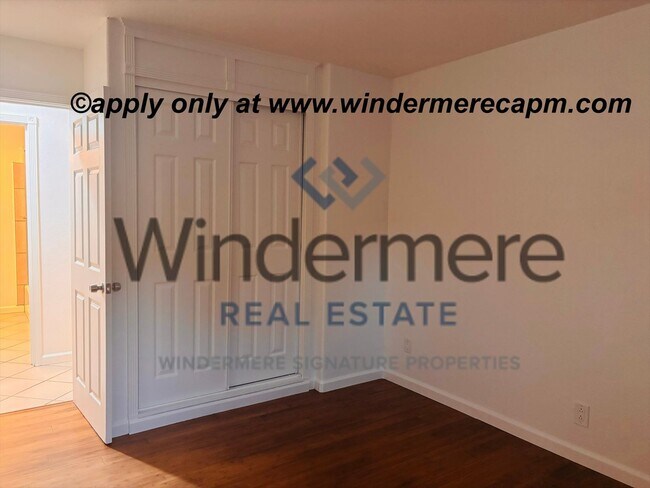 Building Photo - Charming 3 Bedroom Home with Bonus Room & ...