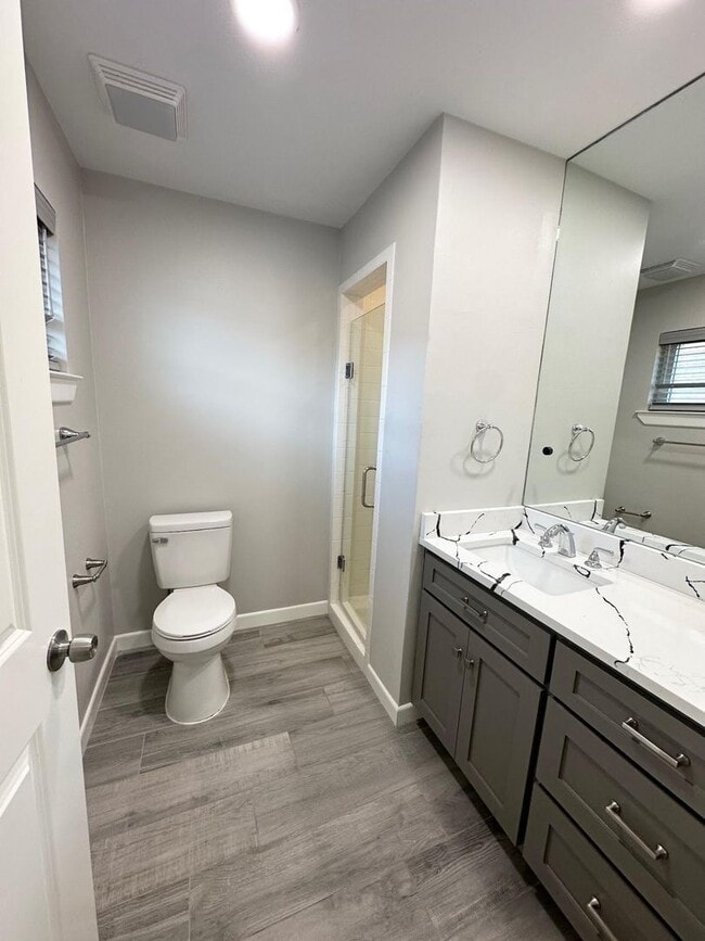 Building Photo - 3 Bed 2 Bath Ready To Rent ASAP!