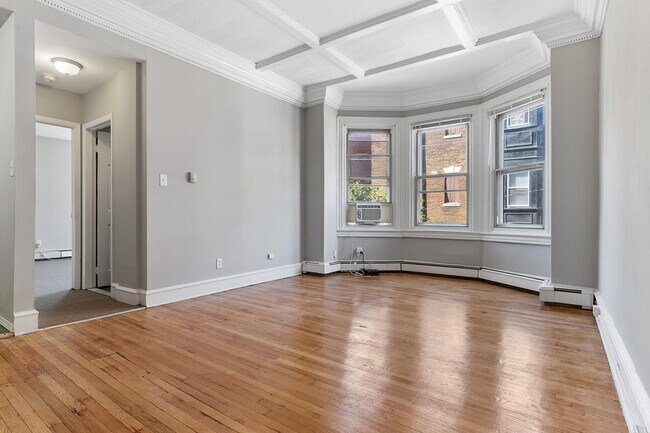 Building Photo - Walnut Street