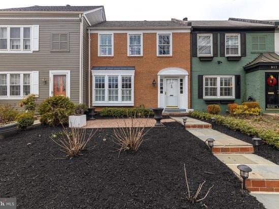 Rare 3BR/3.5BA Find in OT! - 919 S Alfred St