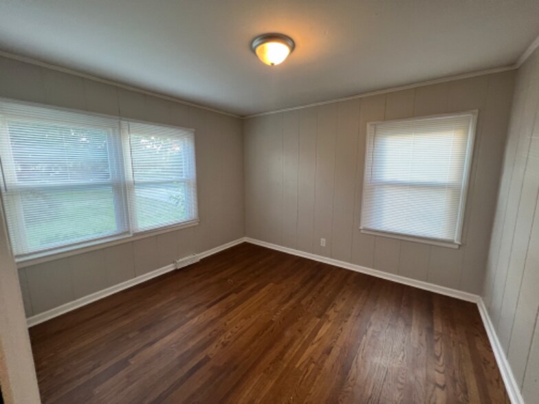 Building Photo - 2132 Martin St