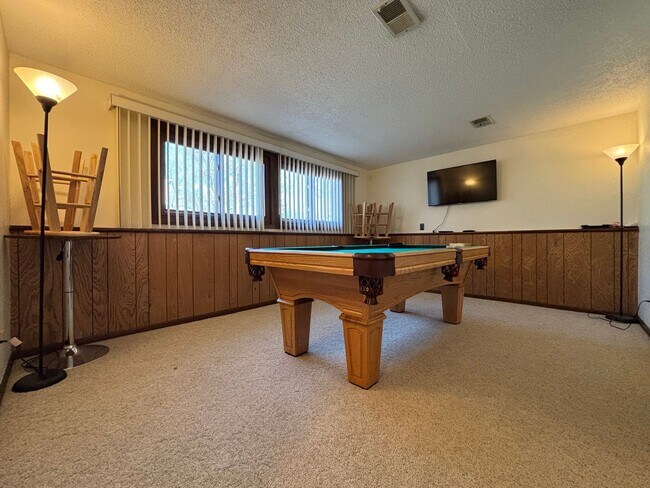 Building Photo - 4285 Evergreen Dr