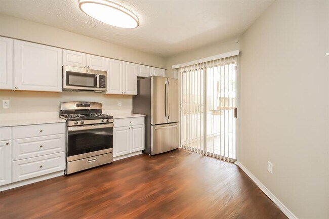 Building Photo - 9411 Spindlewood Dr