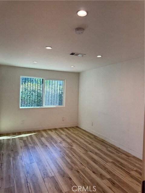 Building Photo - 9625 Aqueduct Ave