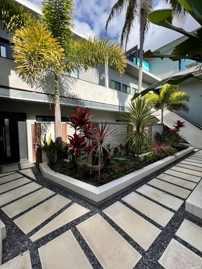 Building Photo - 1702 Hermosa Ave