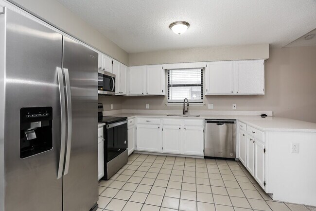 Building Photo - 4511 Ramona Blvd