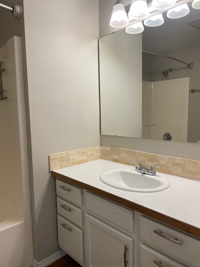 Building Photo - 4884 Thrush Ln