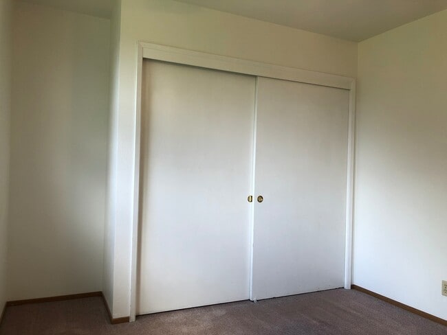 Building Photo - 1980 Sultana Dr