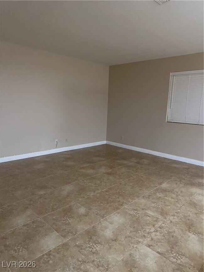 Building Photo - 304 S Buffalo Dr