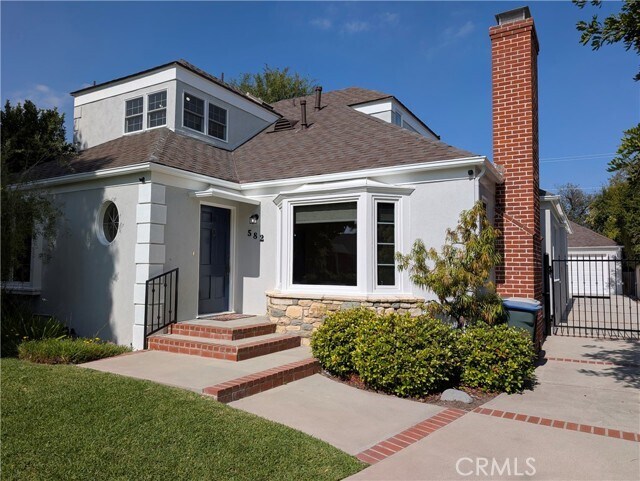 Building Photo - 582 N Sunnyslope Ave