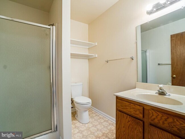 Building Photo - 26185 Independence Rd