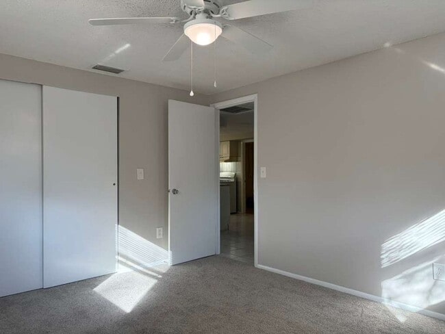 Building Photo - Gulfpfort Home With A Bonus Room