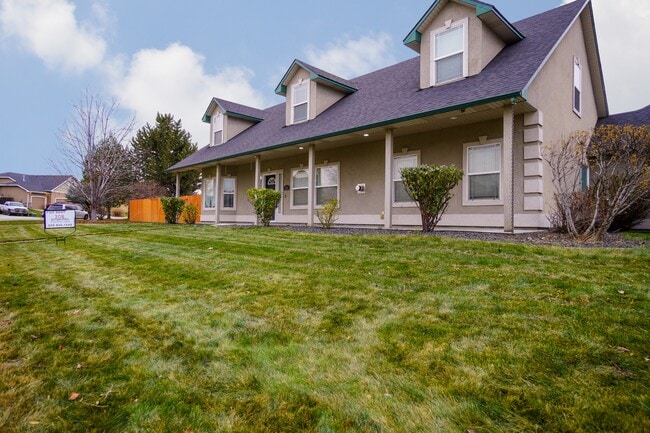 Building Photo - 11565 W Zachery Ave