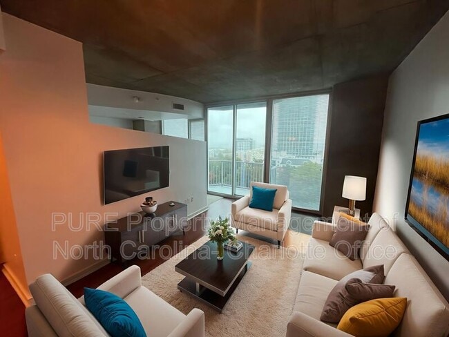 Building Photo - 210 N Church St